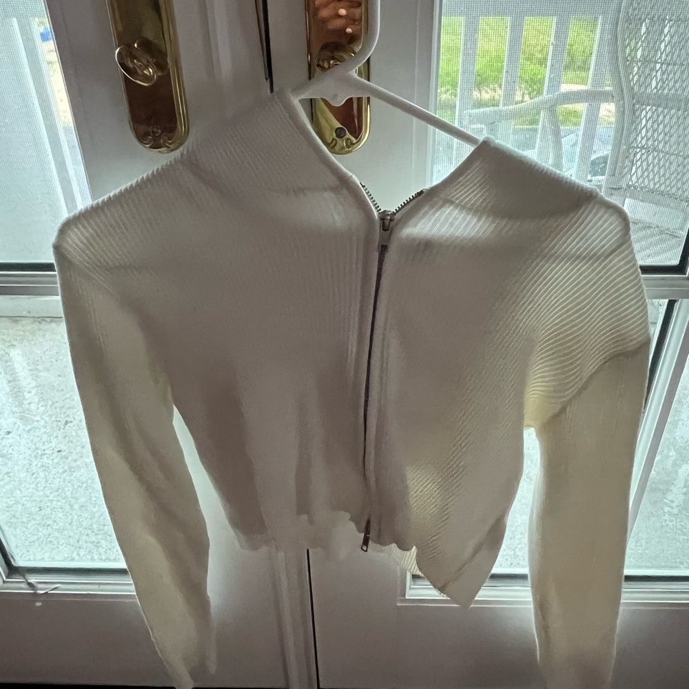 Brandy Melville Cropped Sweater